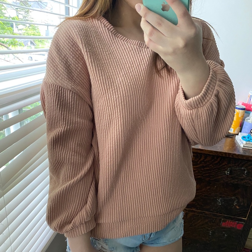 Pink sweater - Picture 1 of 1